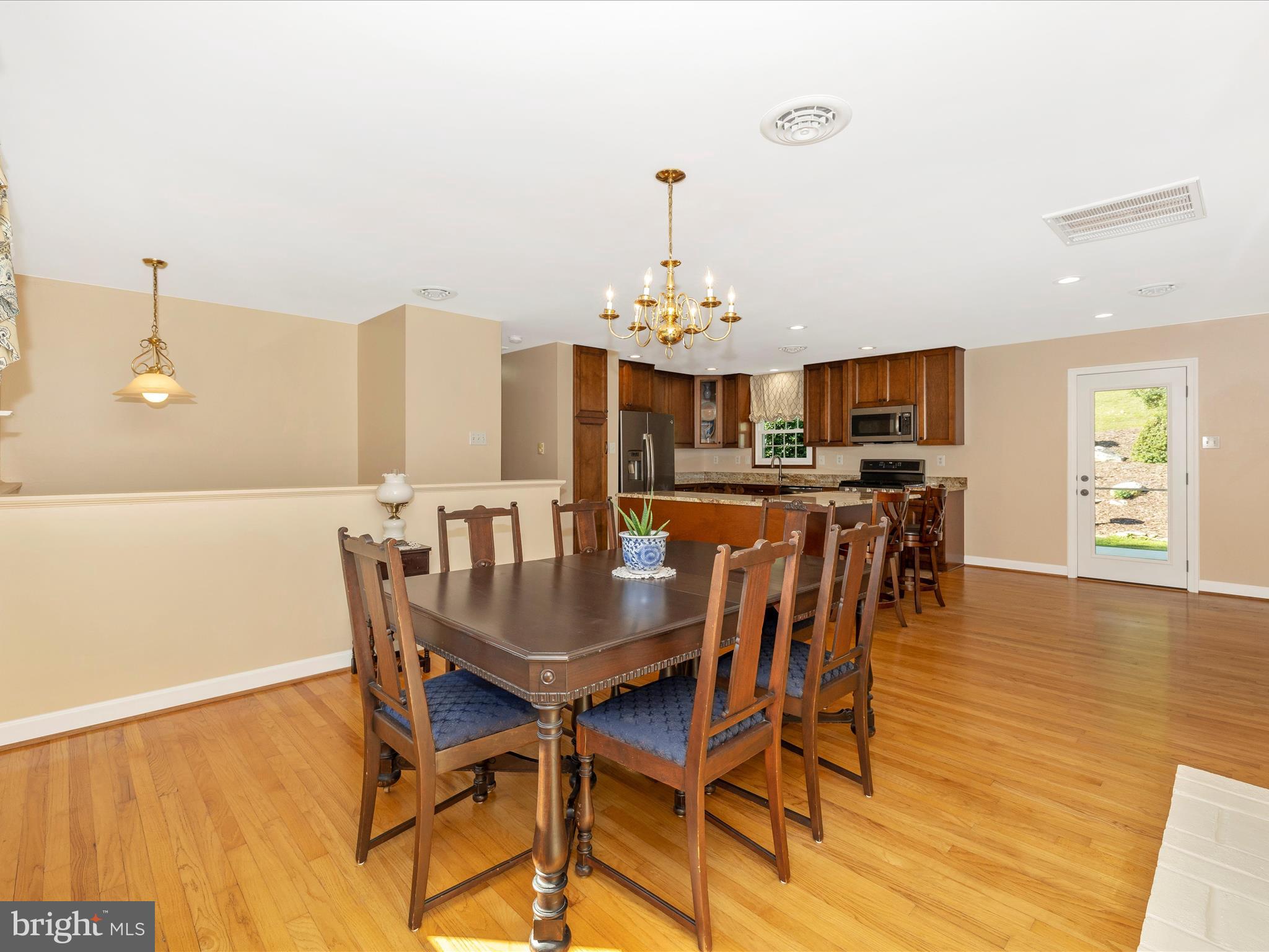 9028 Hamburg Road Frederick, MD 21702 - Photo 8 of 65 Dining Area
