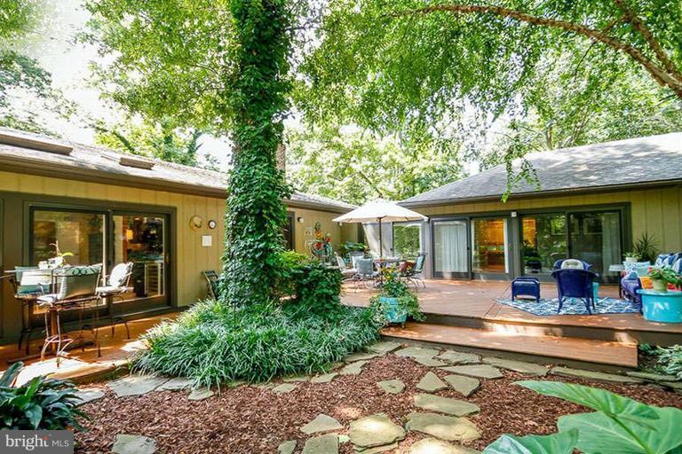 3055 Rundelac Road Annapolis, MD 21403 - Photo 2 of 30 An Outdoor Oasis for Relaxing and Entertaining