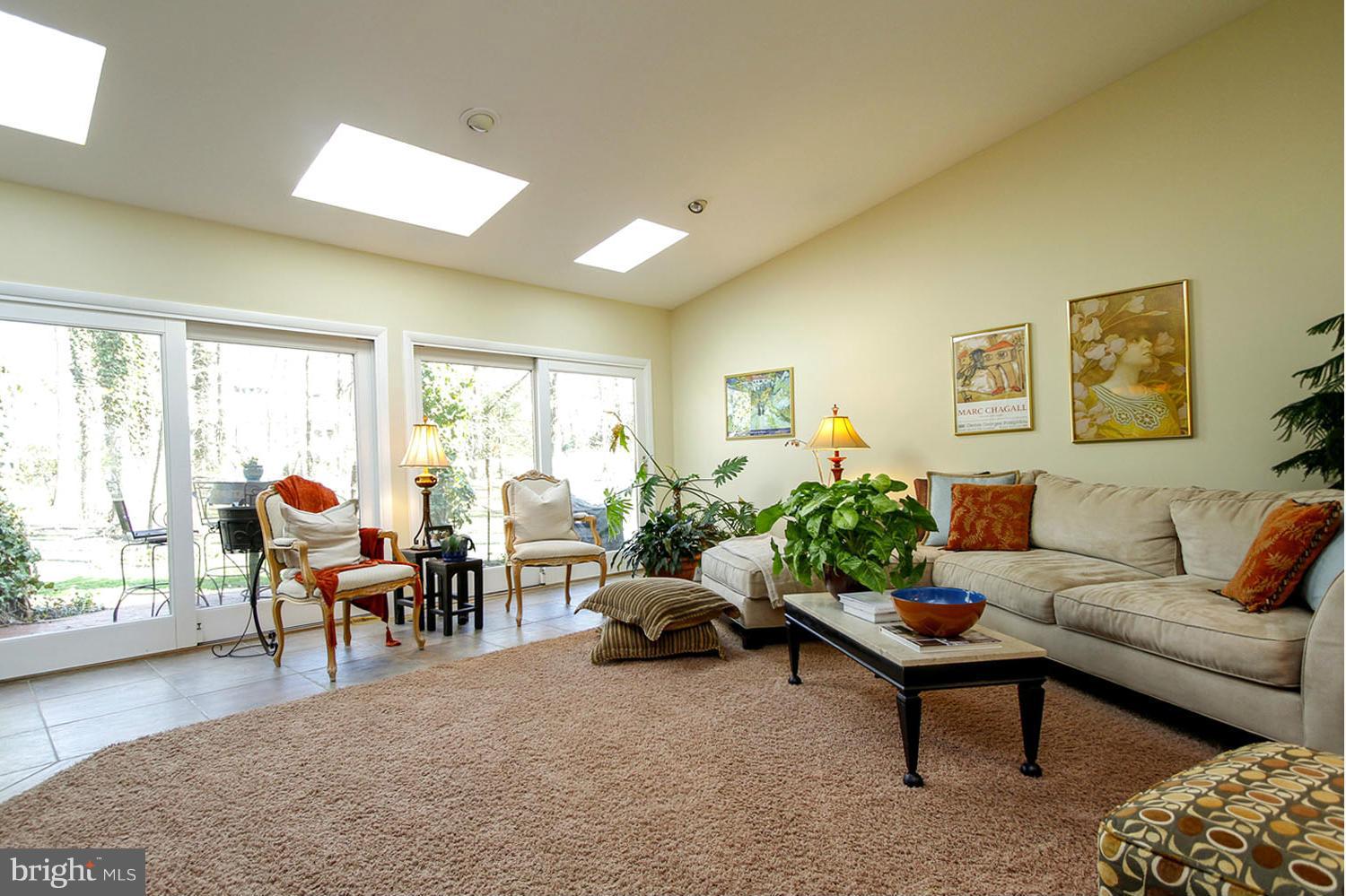 3055 Rundelac Road Annapolis, MD 21403 - Photo 4 of 30 Stunning Interiors Drenched in Natural Light