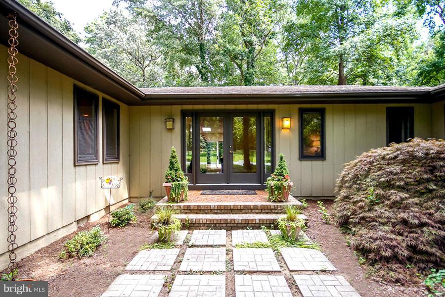 3055 Rundelac Road Annapolis, MD 21403 - Photo 10 of 30 Creative Exterior Hardscaping
