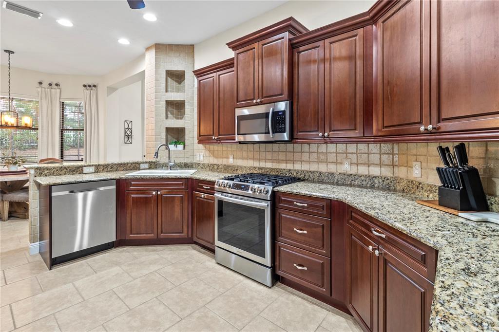 7339 Riviera Cove Lakewood Ranch, FL 34202 - Photo 11 of 38