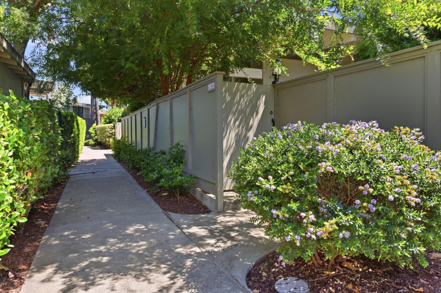 3909 Middlefield Road, Unit E Palo Alto, CA 94303 - Photo 35 of 38