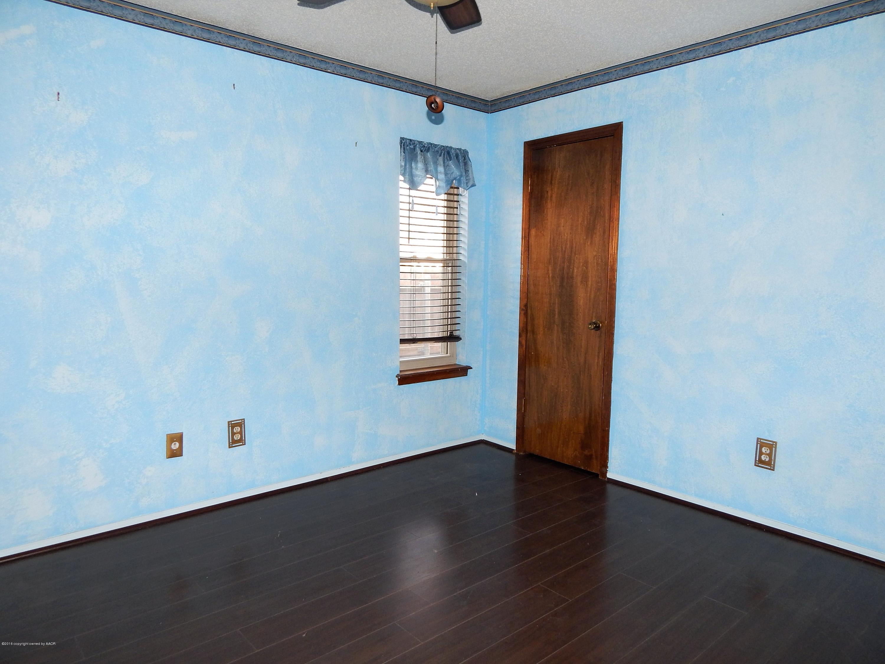 2217 Gresham Drive Amarillo, TX 79110 - Photo 16 of 32 BEDROOM 3