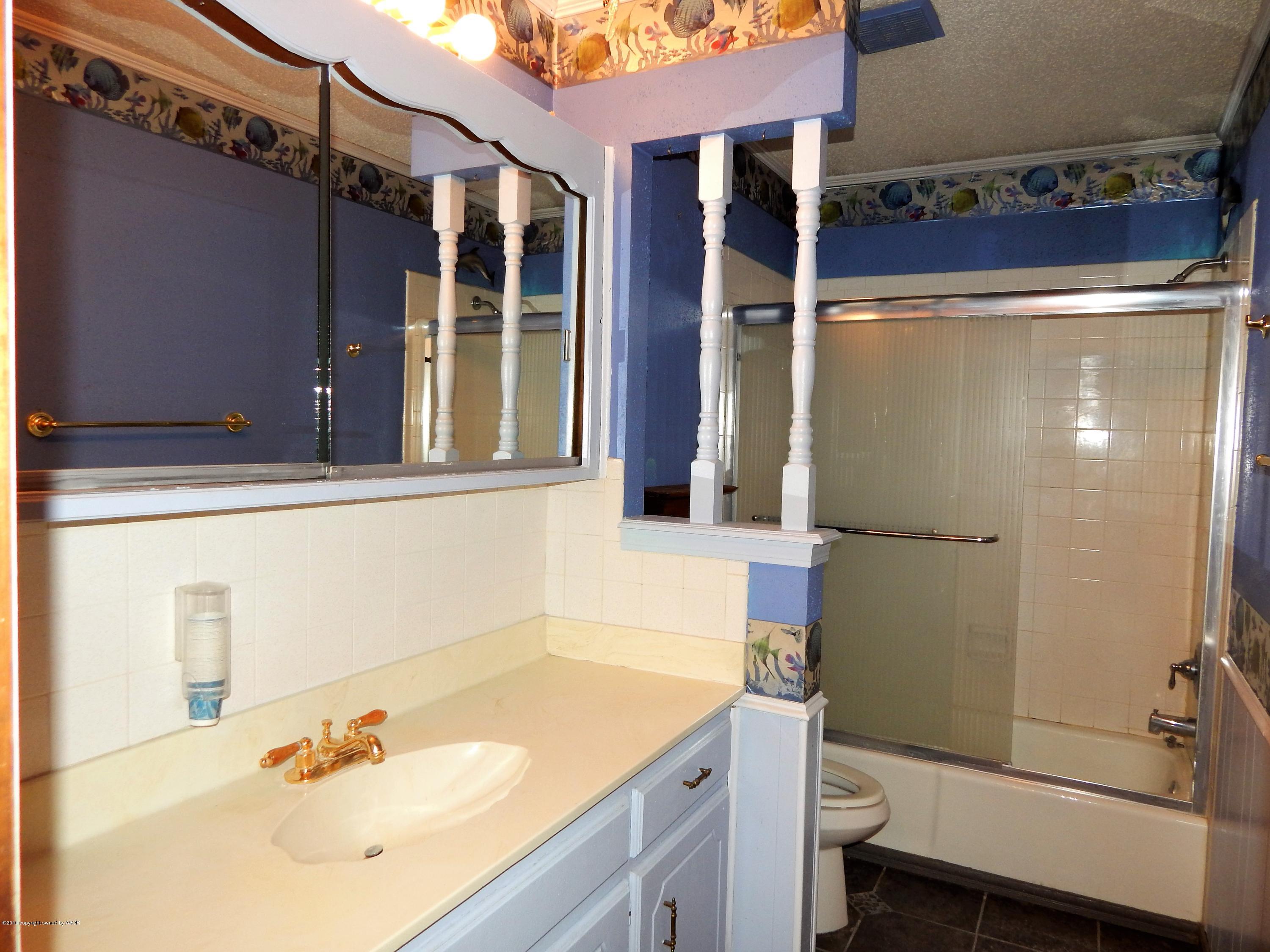 2217 Gresham Drive Amarillo, TX 79110 - Photo 18 of 32 MAIN BATH