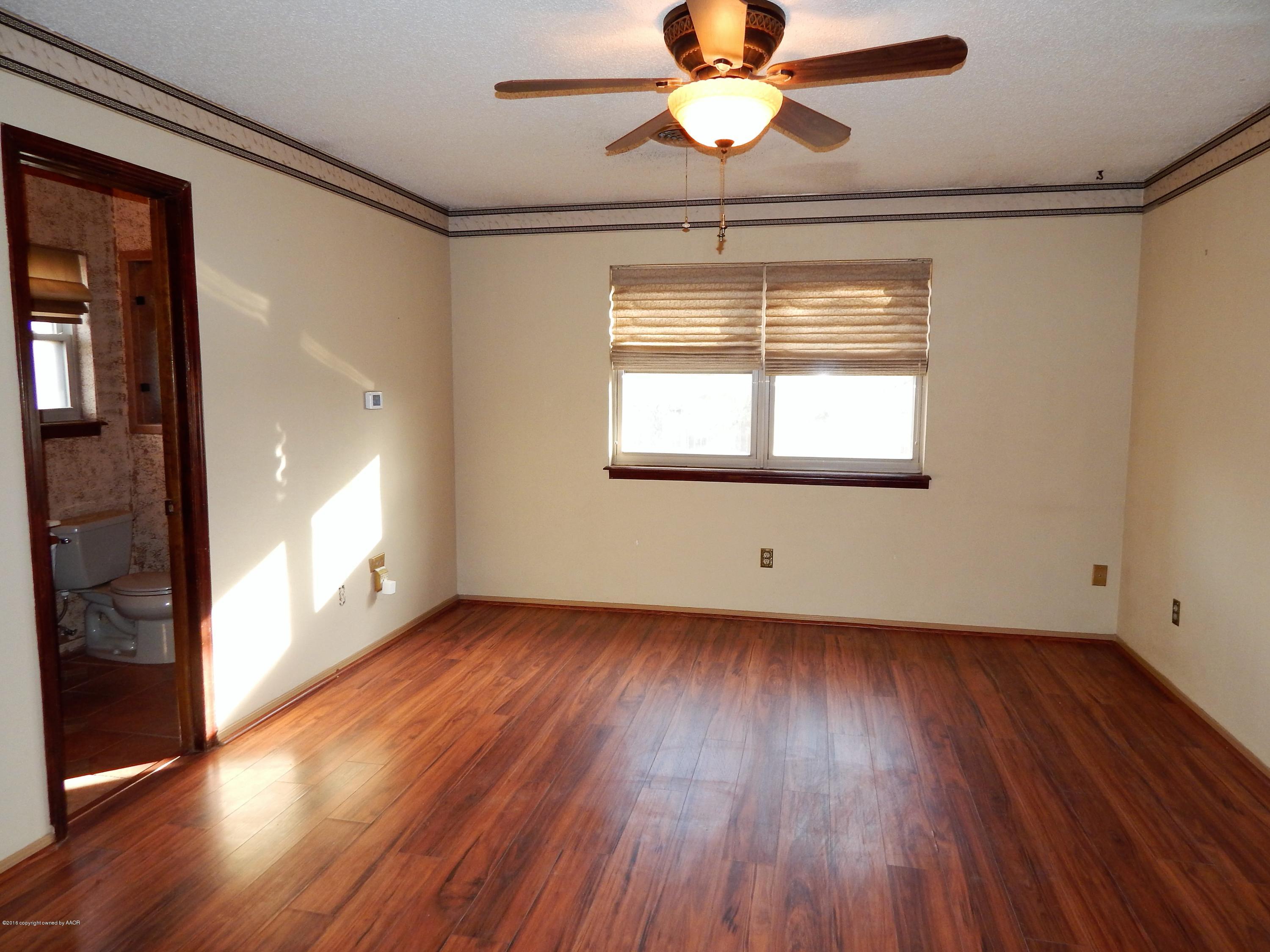 2217 Gresham Drive Amarillo, TX 79110 - Photo 19 of 32 MASTER BEDROOM