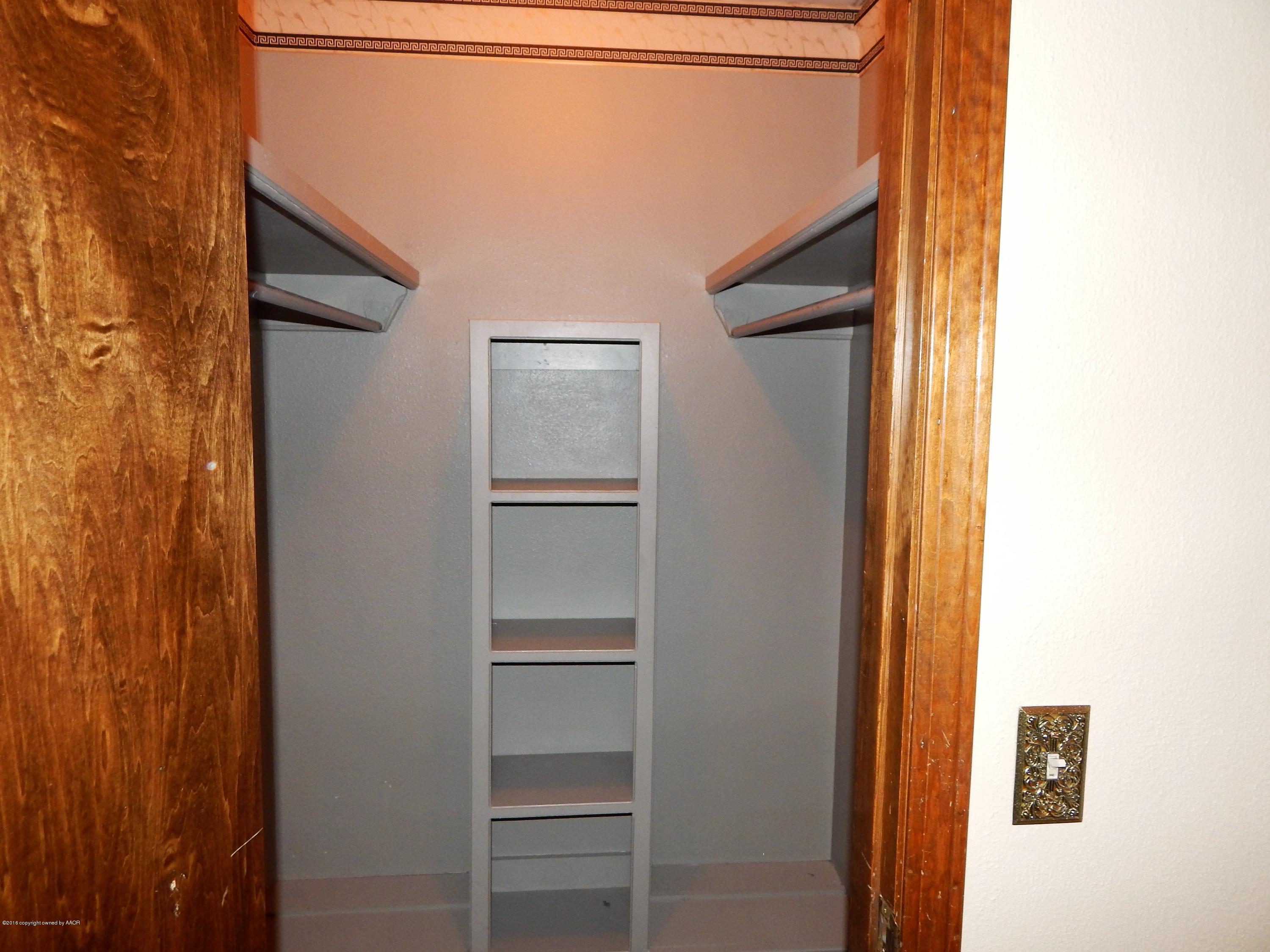 2217 Gresham Drive Amarillo, TX 79110 - Photo 21 of 32 MASTER CLOSET 1
