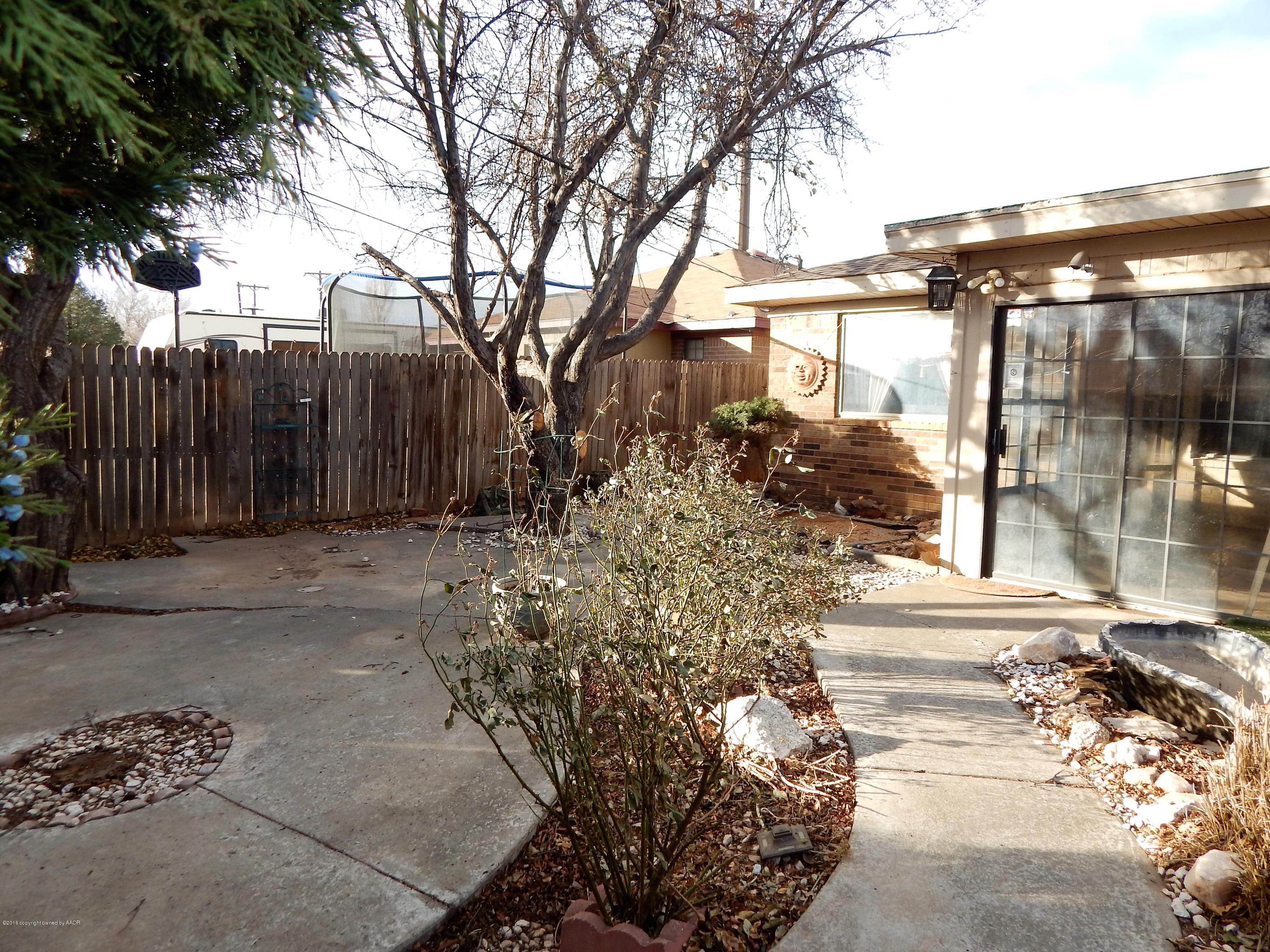 2217 Gresham Drive Amarillo, TX 79110 - Photo 30 of 32 BACKYARD (2)