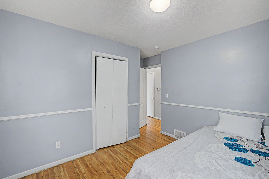 4034 Cleveland Street Northeast Minneapolis, MN 55421 - Photo 11 of 36