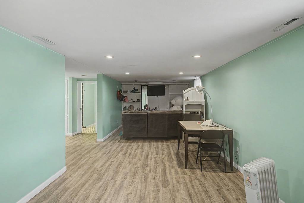 4034 Cleveland Street Northeast Minneapolis, MN 55421 - Photo 21 of 36