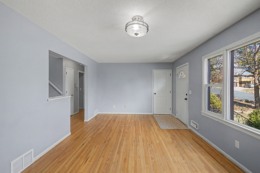 4034 Cleveland Street Northeast Minneapolis, MN 55421 - Photo 3 of 36