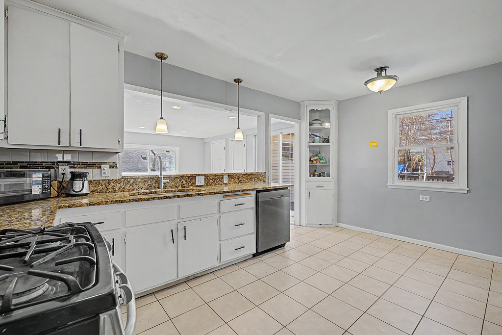 4034 Cleveland Street Northeast Minneapolis, MN 55421 - Photo 8 of 36