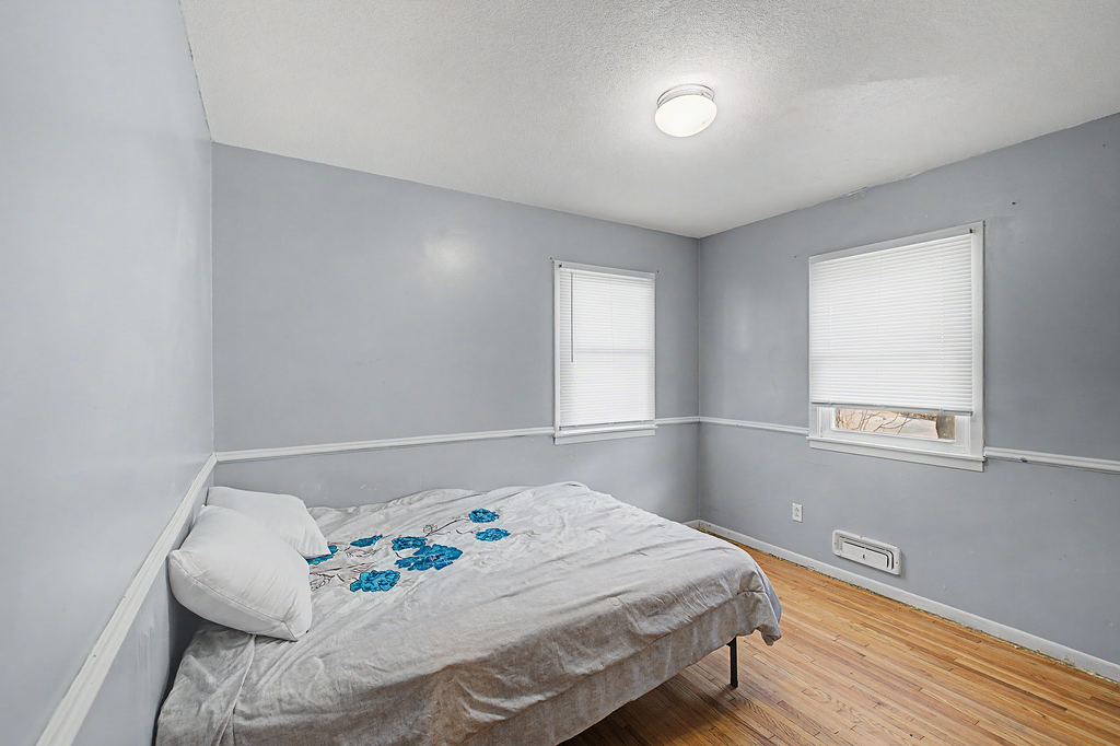 4034 Cleveland Street Northeast Minneapolis, MN 55421 - Photo 9 of 36