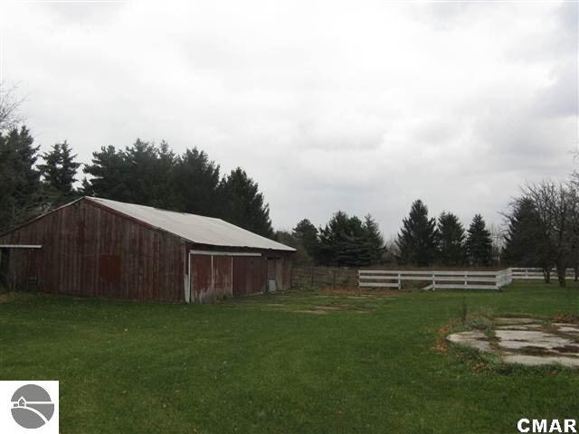 7410 West Harrison Road Alma, MI 48801 - Photo 12 of 12 1771326-11.JPG