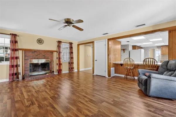 $724,999 | 1542 Lake Ariana Boulevard, Auburndale, FL 33823