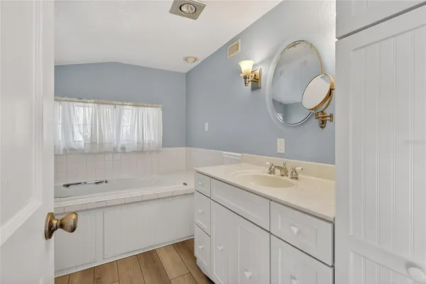 $724,999 | 1542 Lake Ariana Boulevard, Auburndale, FL 33823