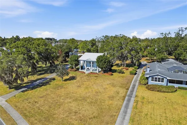 $724,999 | 1542 Lake Ariana Boulevard, Auburndale, FL 33823