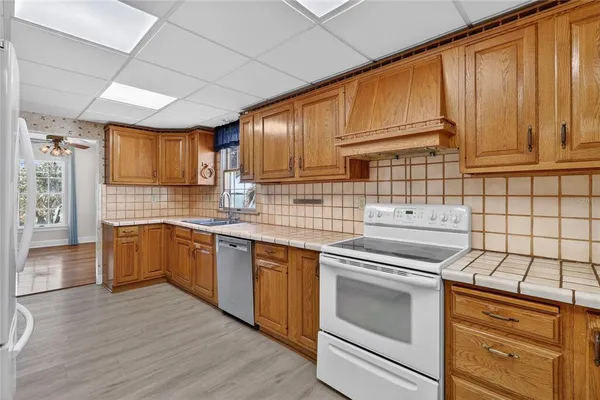 $724,999 | 1542 Lake Ariana Boulevard, Auburndale, FL 33823