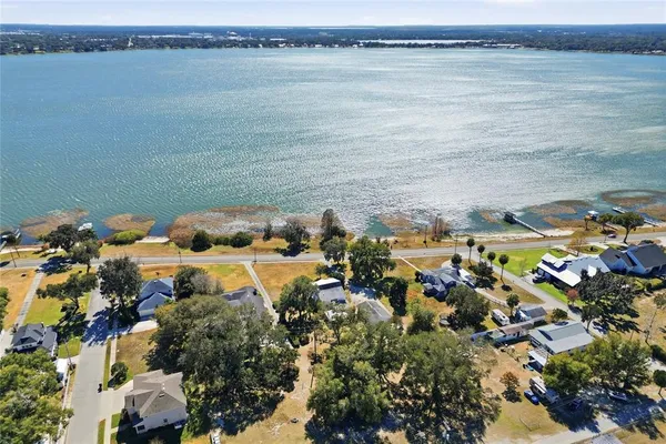 $724,999 | 1542 Lake Ariana Boulevard, Auburndale, FL 33823