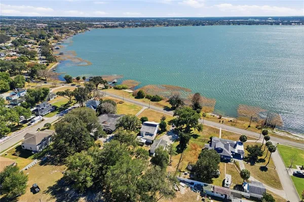 $724,999 | 1542 Lake Ariana Boulevard, Auburndale, FL 33823