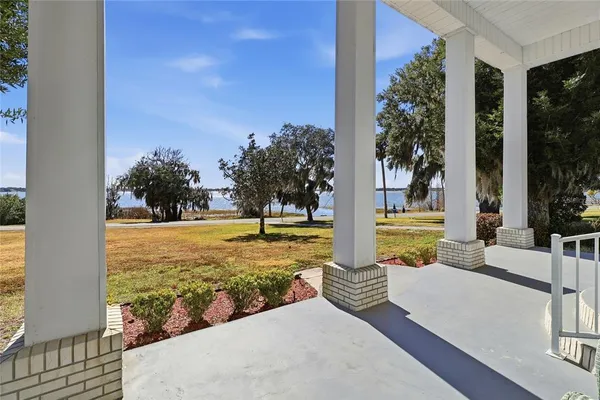 $724,999 | 1542 Lake Ariana Boulevard, Auburndale, FL 33823