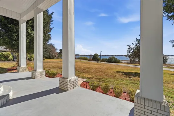 $724,999 | 1542 Lake Ariana Boulevard, Auburndale, FL 33823