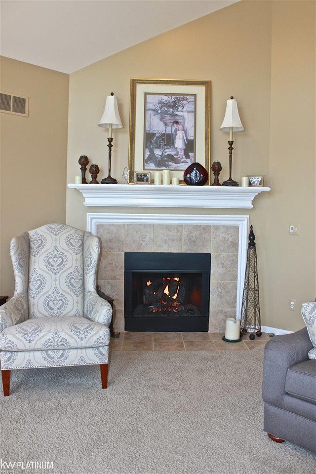 1796 Mackwood Road Rochester, MI 48307 - Photo 19 of 57 31317518-18.JPG
