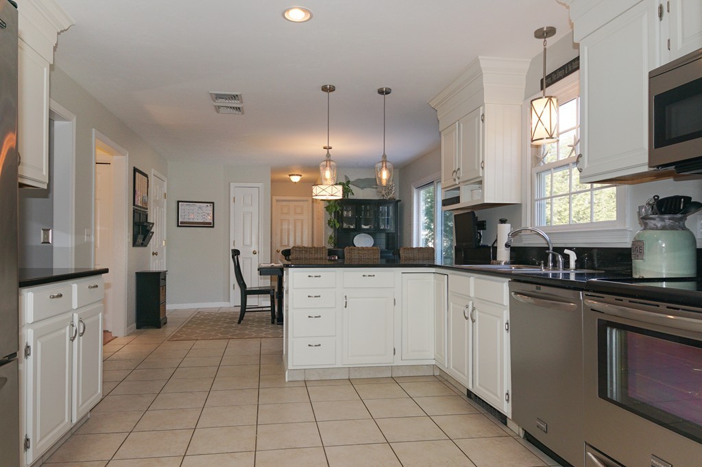 32 Littlefield Road Milford, MA 01757 - Photo 3 of 28 Gallery Image 3