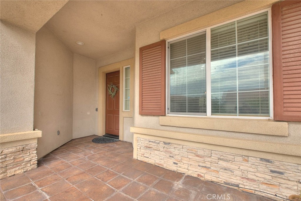 19360 Galloping Hill Road Apple Valley, CA 92308 - Photo 4 of 54