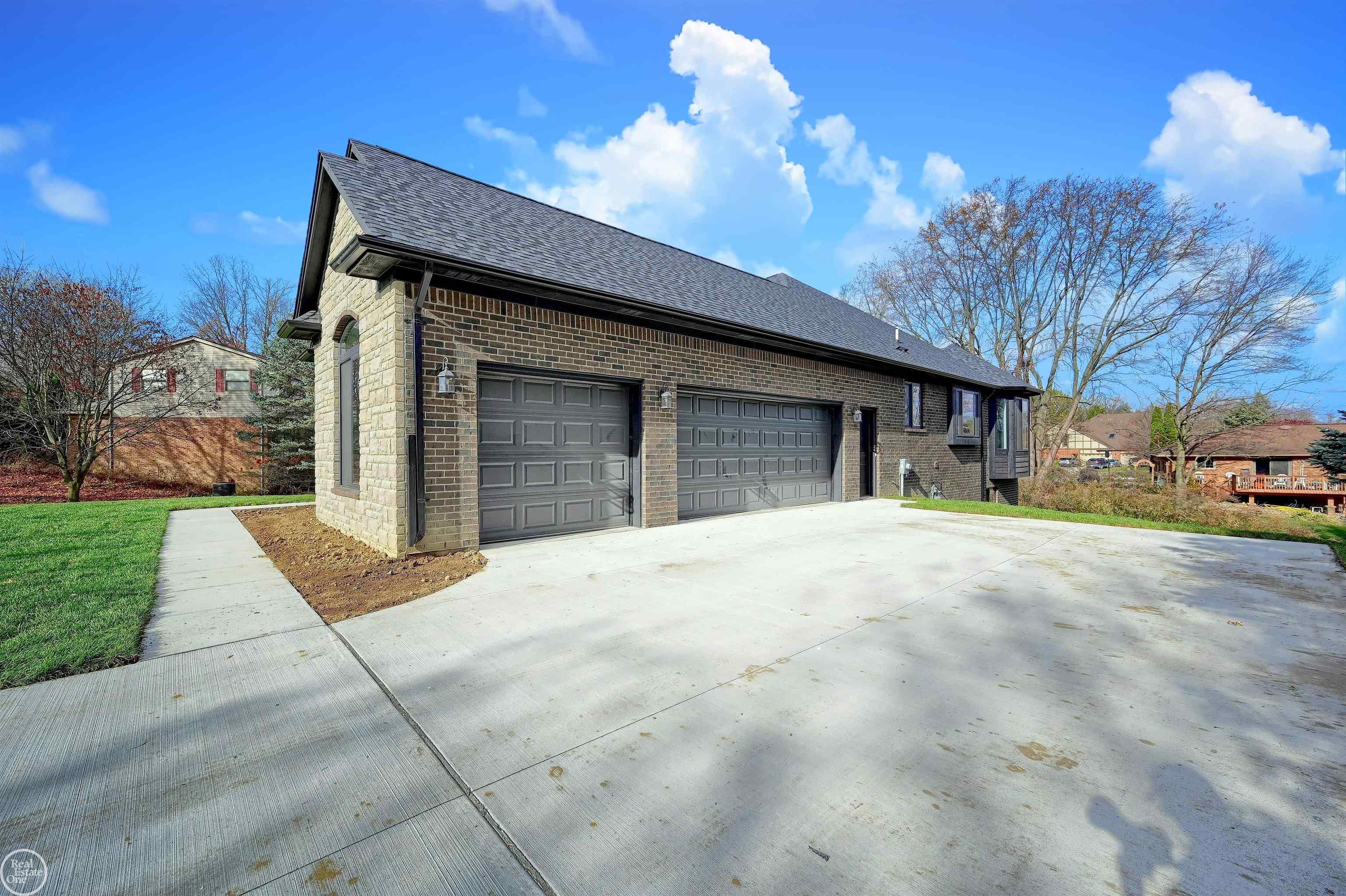 6145 Christopher Court Romeo, MI 48065 - Photo 45 of 48 50095927-44.JPG