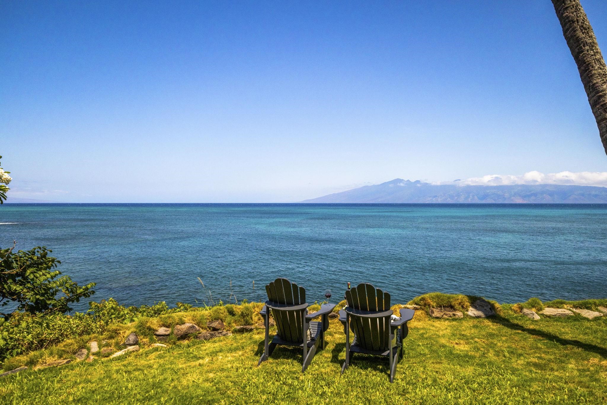5171 Lower Honoapiilani Road Lahaina, HI 96761 - Photo 31 of 48 a view of an ocean from a balcony