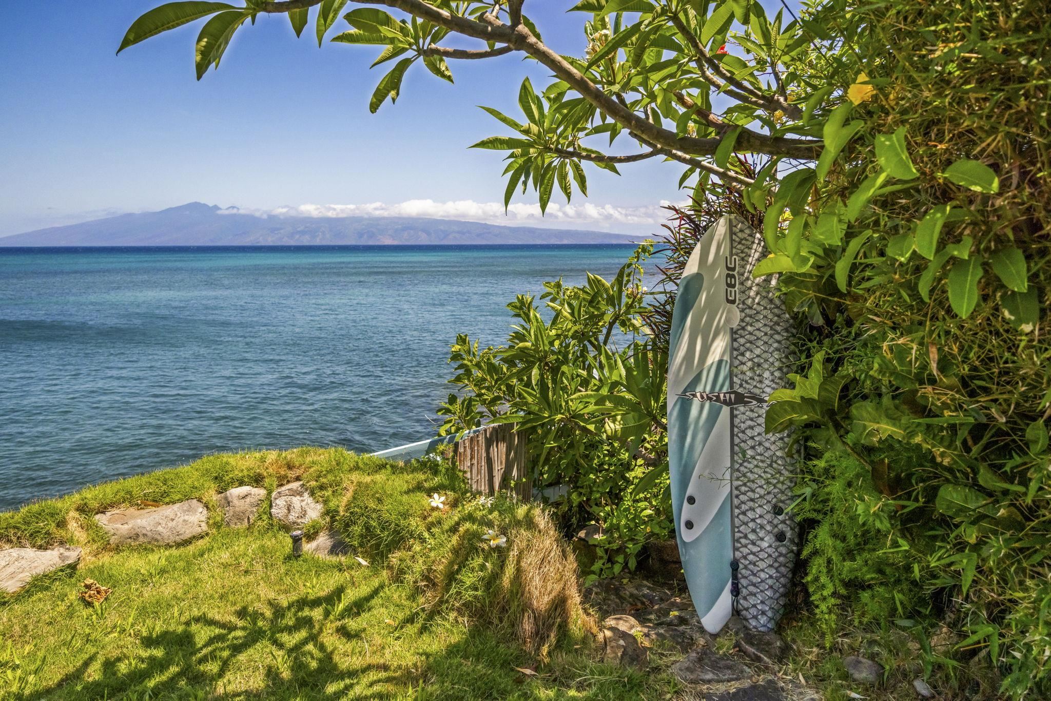 5171 Lower Honoapiilani Road Lahaina, HI 96761 - Photo 33 of 48 a view of a lake