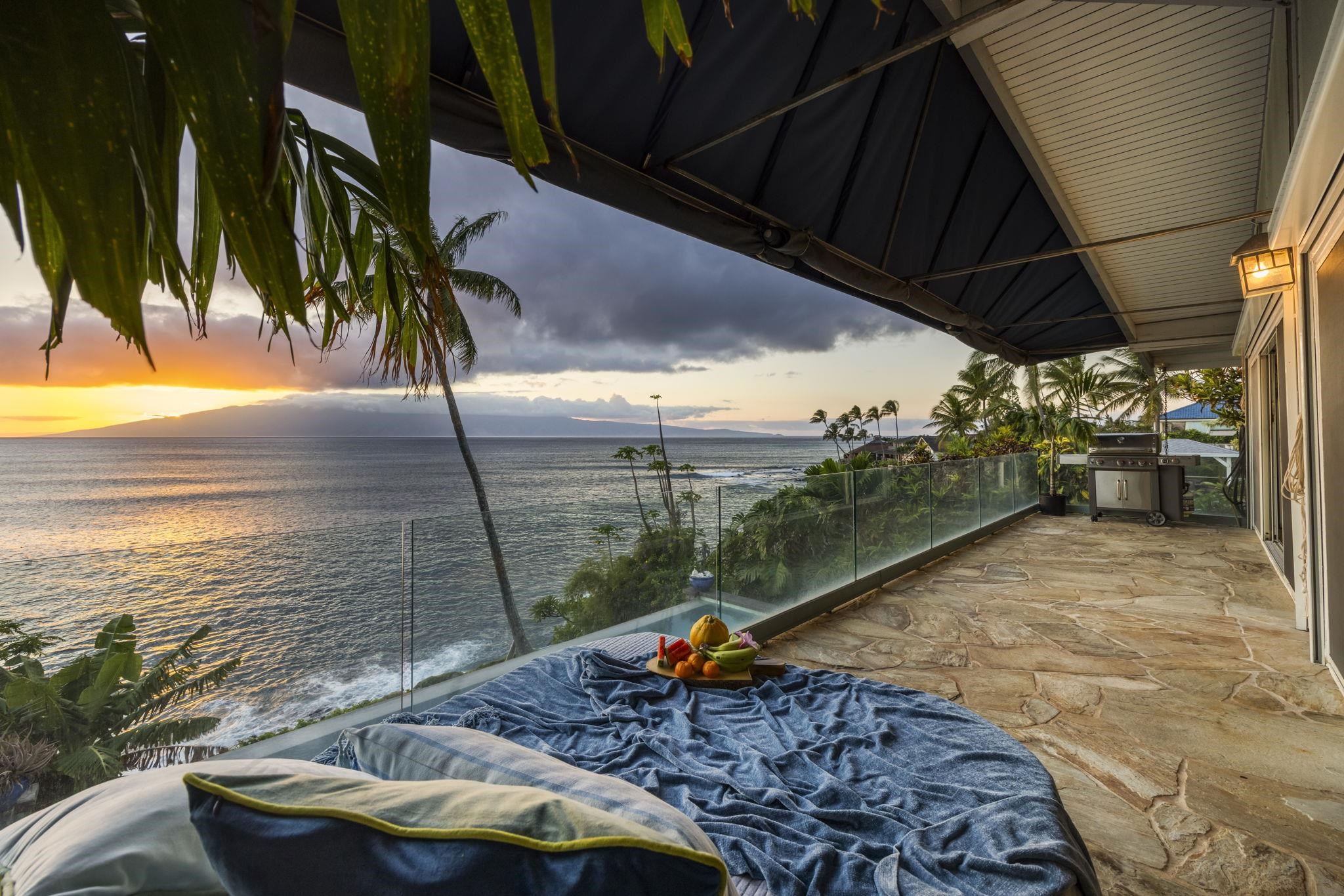 5171 Lower Honoapiilani Road Lahaina, HI 96761 - Photo 41 of 48 a view of a ocean from a balcony