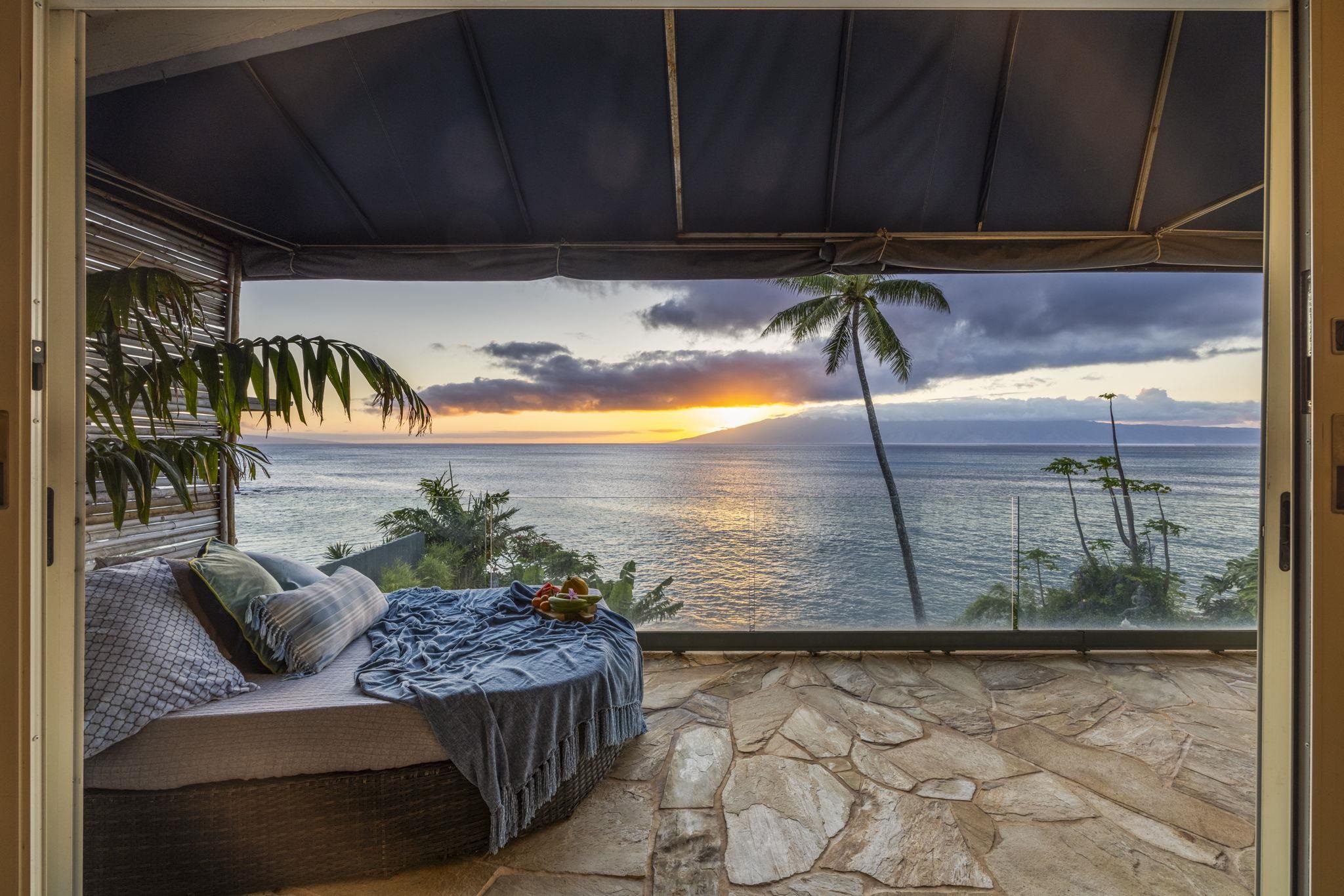 5171 Lower Honoapiilani Road Lahaina, HI 96761 - Photo 42 of 48 a view of balcony with furniture