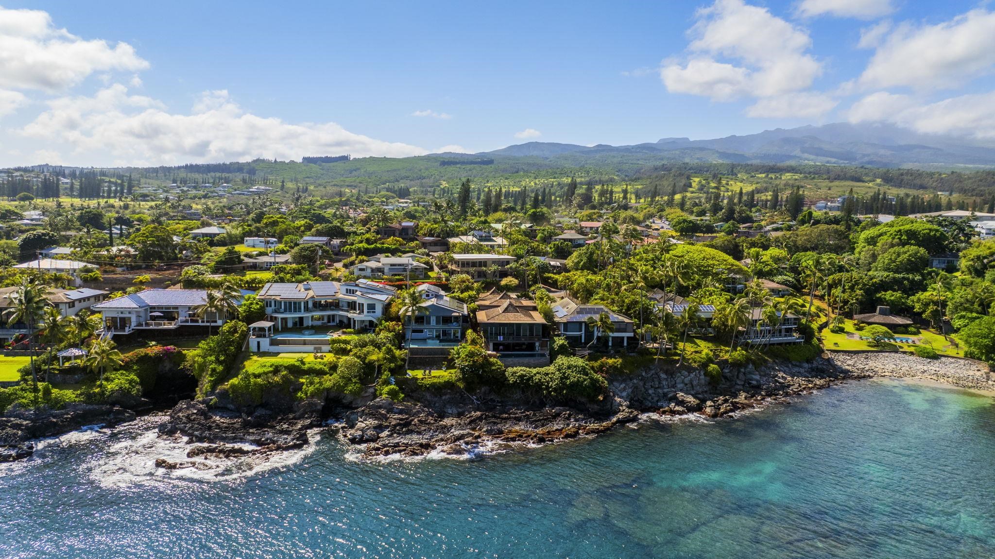 5171 Lower Honoapiilani Road Lahaina, HI 96761 - Photo 47 of 48 a view of a town with mountains in the background