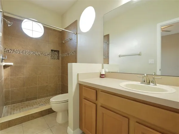 $2,300 | 13605 Daniels Landing Circle, Winter Garden, FL 34787