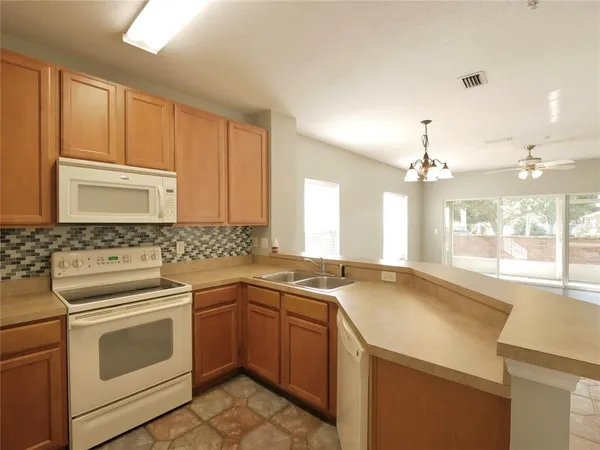 $2,300 | 13605 Daniels Landing Circle, Winter Garden, FL 34787