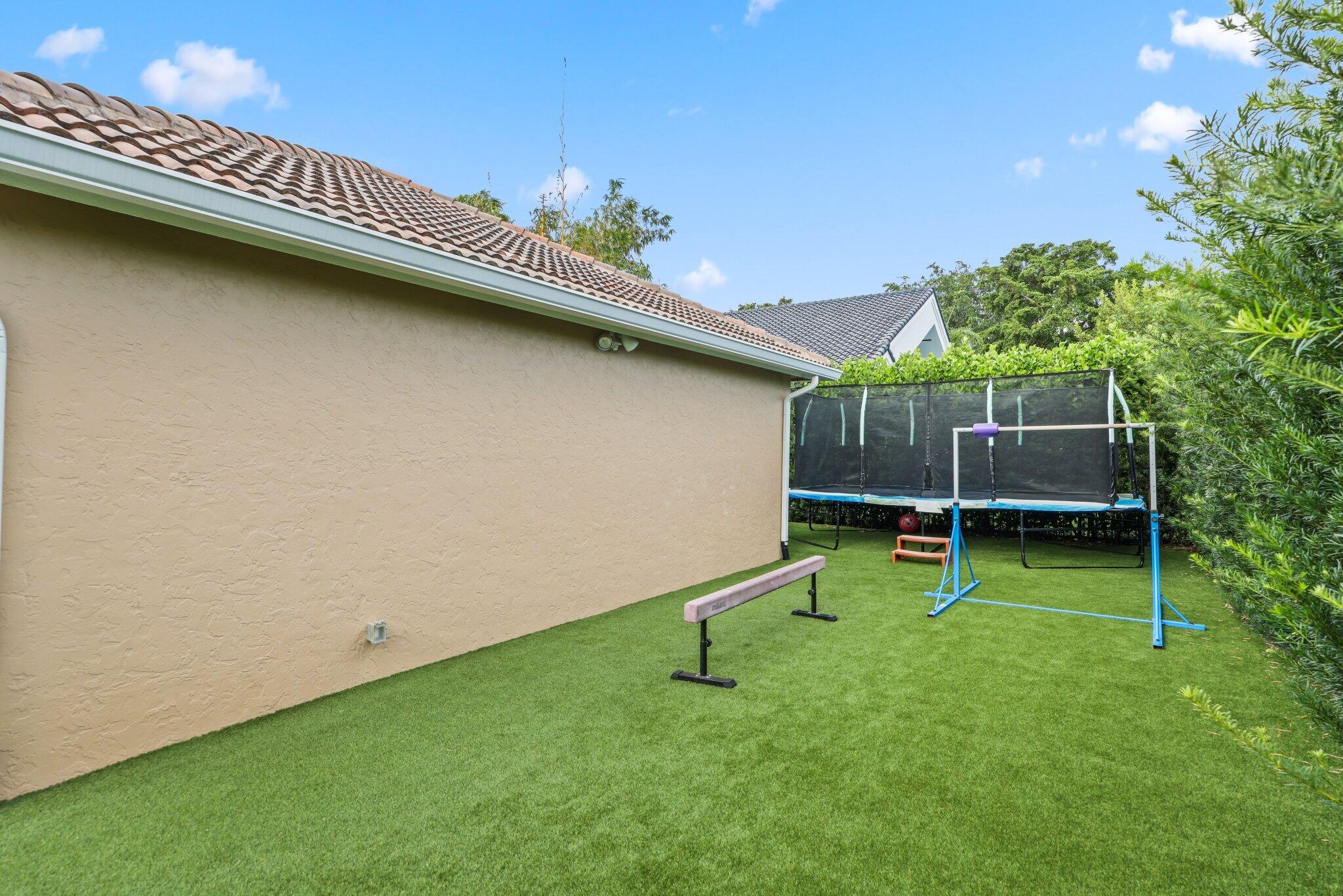 4552 Northwest 26th Avenue Boca Raton, FL 33434 - Photo 42 of 54 backyard