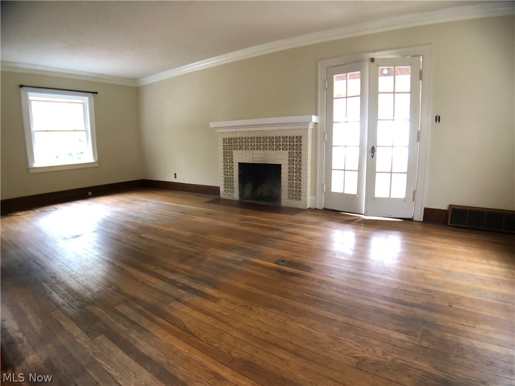 895 Roland Road Cleveland, OH 44124 - Photo 5 of 29