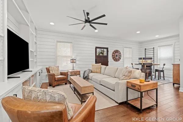 $825,000 | 140 West 10th Street, Holland, MI 49423