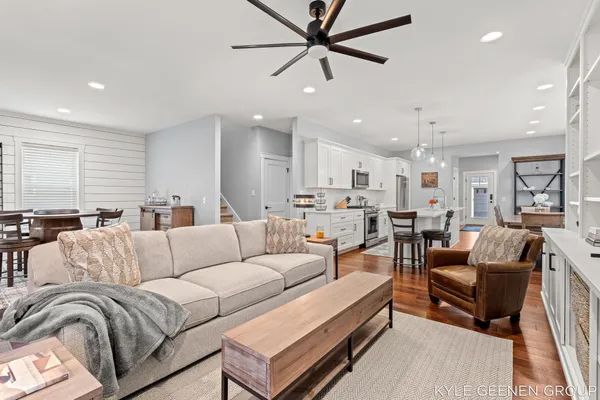 $825,000 | 140 West 10th Street, Holland, MI 49423