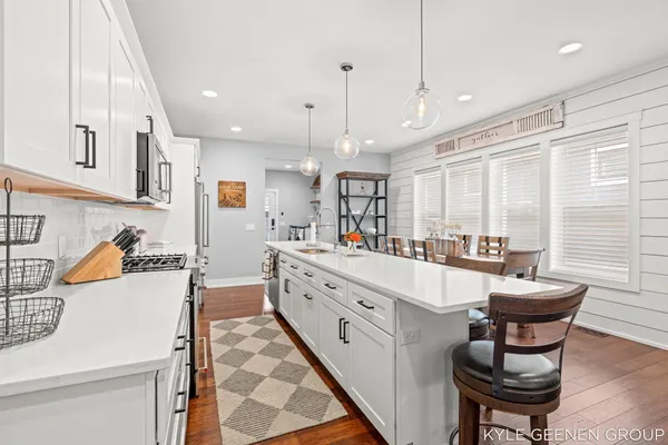 $825,000 | 140 West 10th Street, Holland, MI 49423