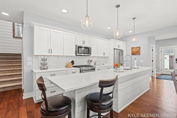 $825,000 | 140 West 10th Street, Holland, MI 49423