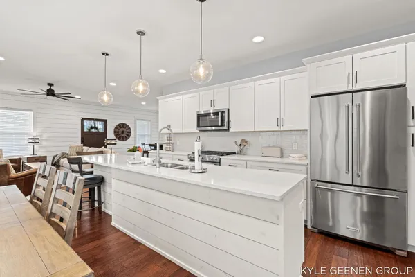 $825,000 | 140 West 10th Street, Holland, MI 49423