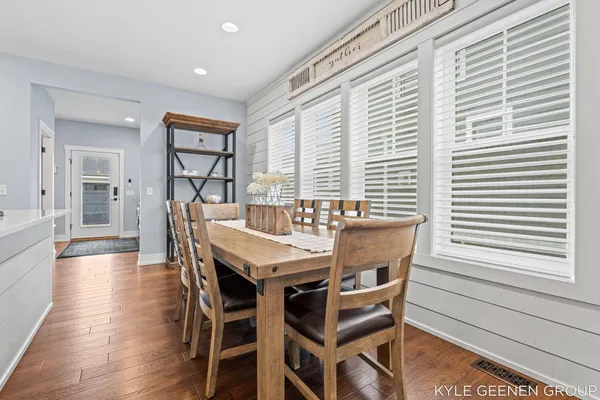 $825,000 | 140 West 10th Street, Holland, MI 49423