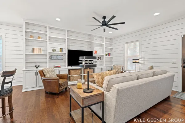$825,000 | 140 West 10th Street, Holland, MI 49423