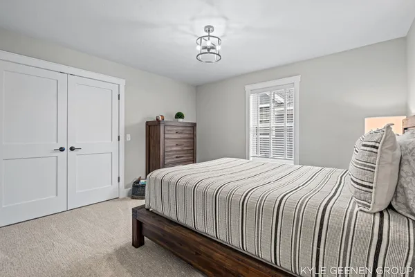 $825,000 | 140 West 10th Street, Holland, MI 49423