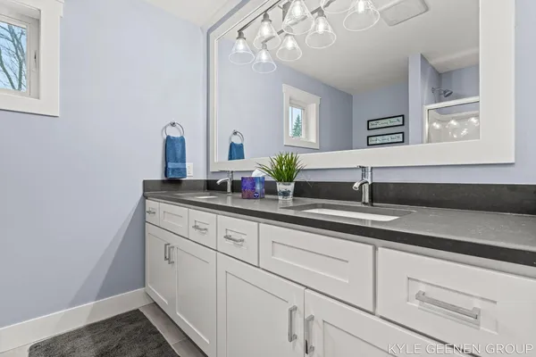 $825,000 | 140 West 10th Street, Holland, MI 49423