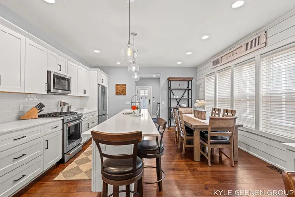 $825,000 | 140 West 10th Street, Holland, MI 49423