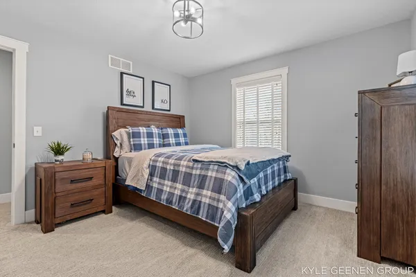 $825,000 | 140 West 10th Street, Holland, MI 49423