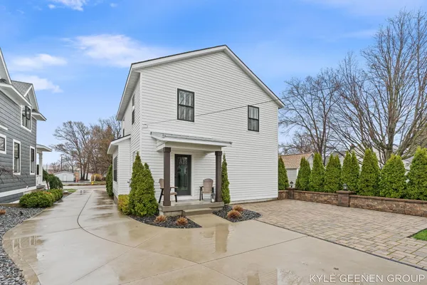 $825,000 | 140 West 10th Street, Holland, MI 49423